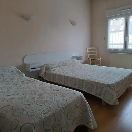 Des Pyrenees Hotel Laloubere